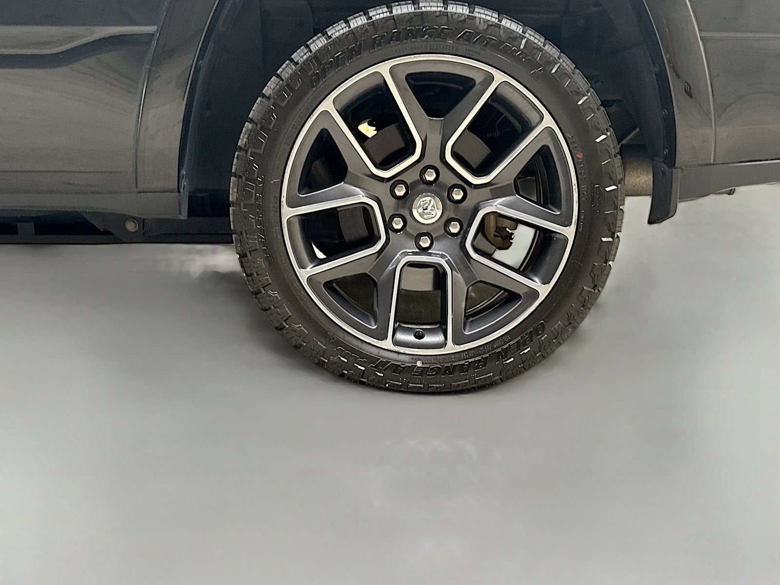 2020 RAM 1500 Laramie Crew Cab 4x4 6'4" Box