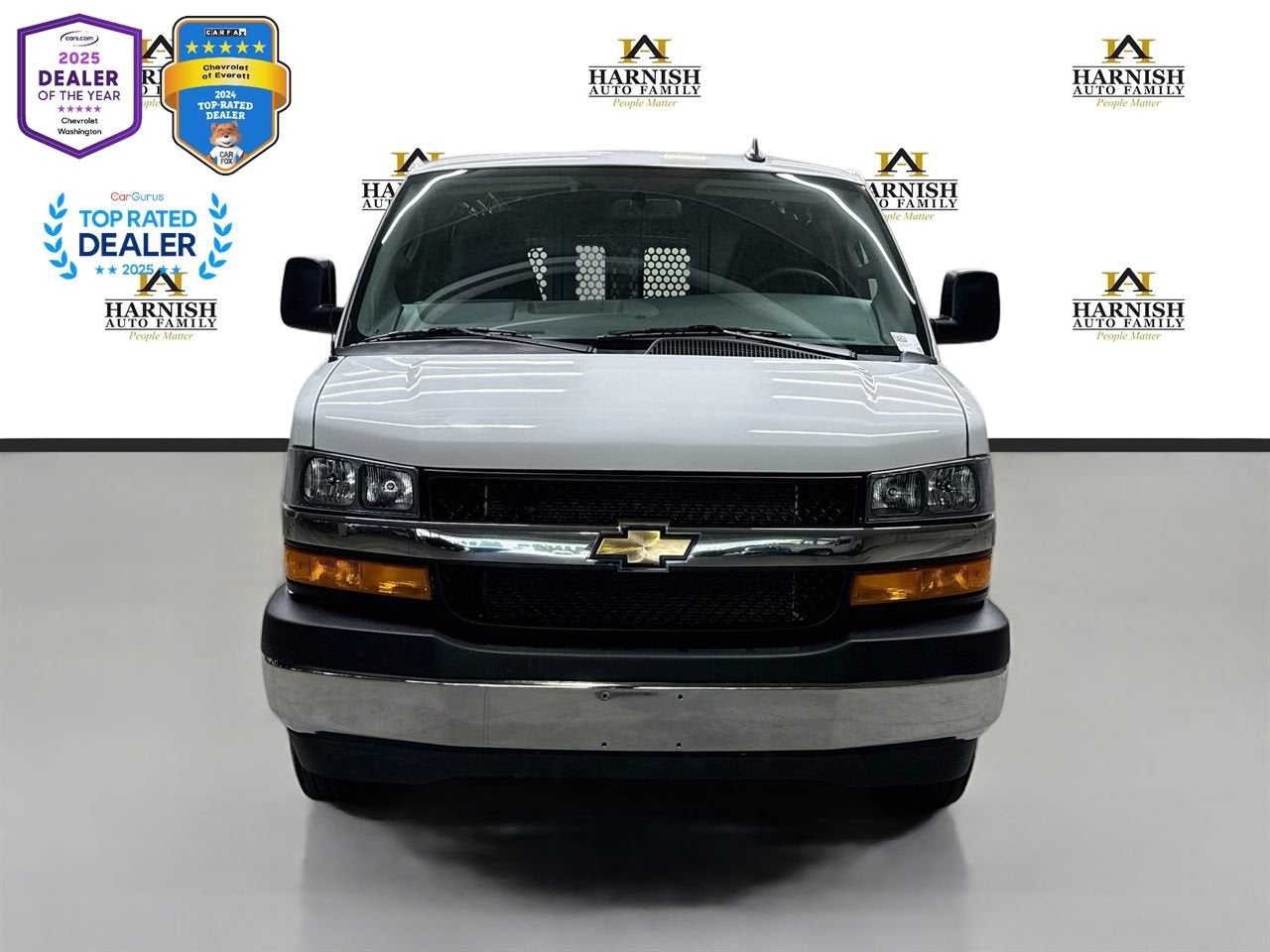 2025 Chevrolet Express Cargo WT