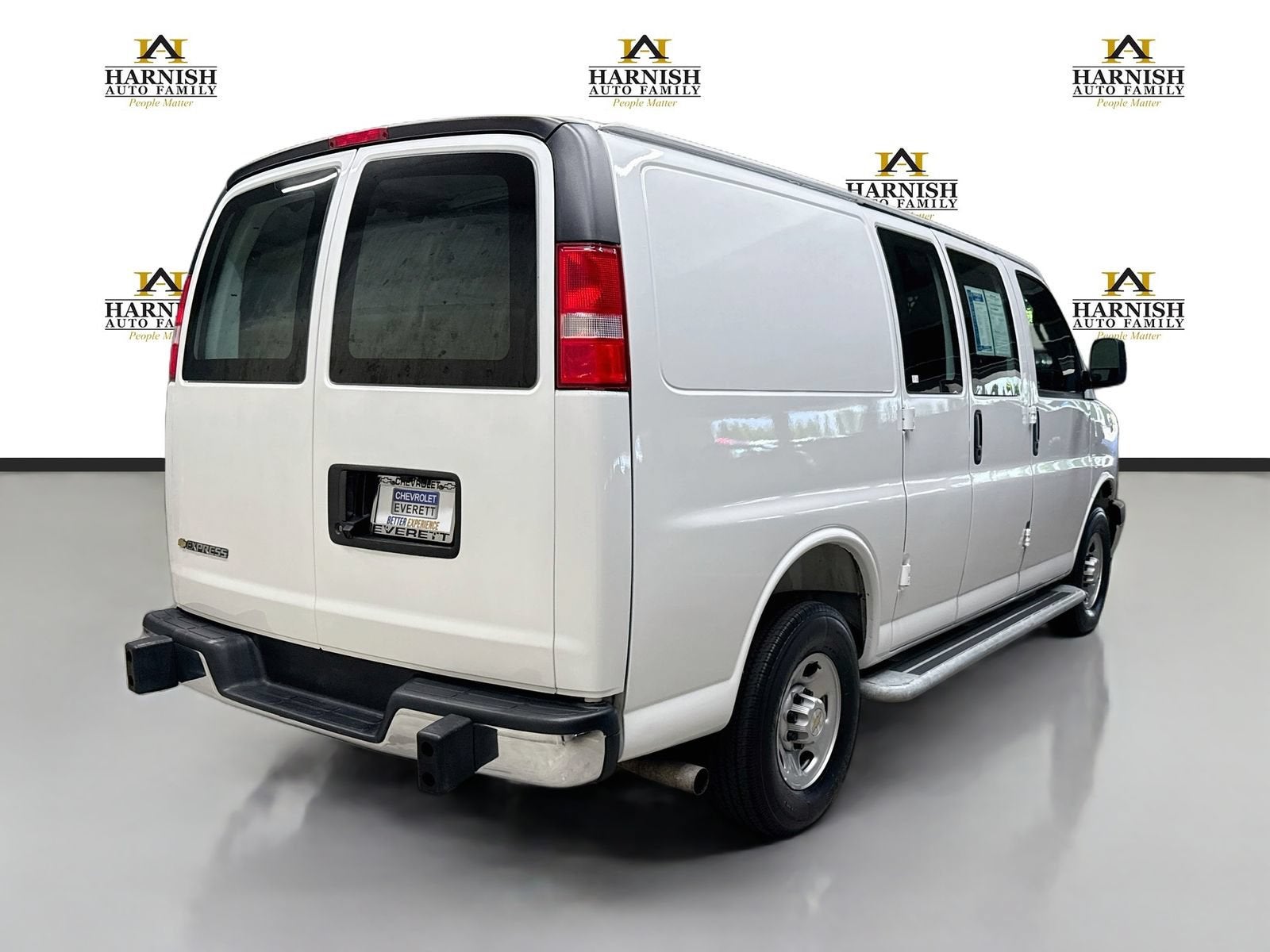 2025 Chevrolet Express Cargo WT