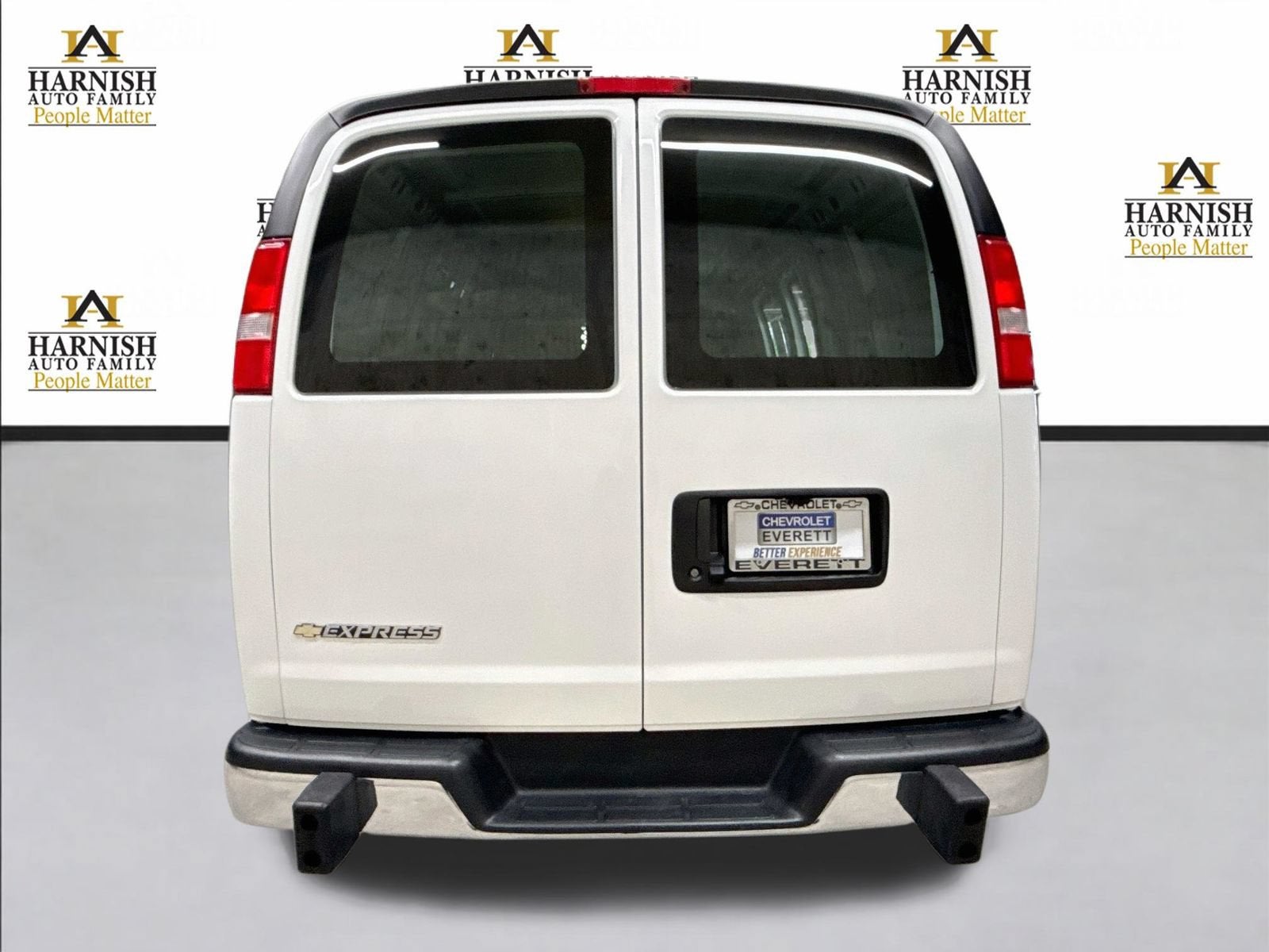 2025 Chevrolet Express Cargo WT