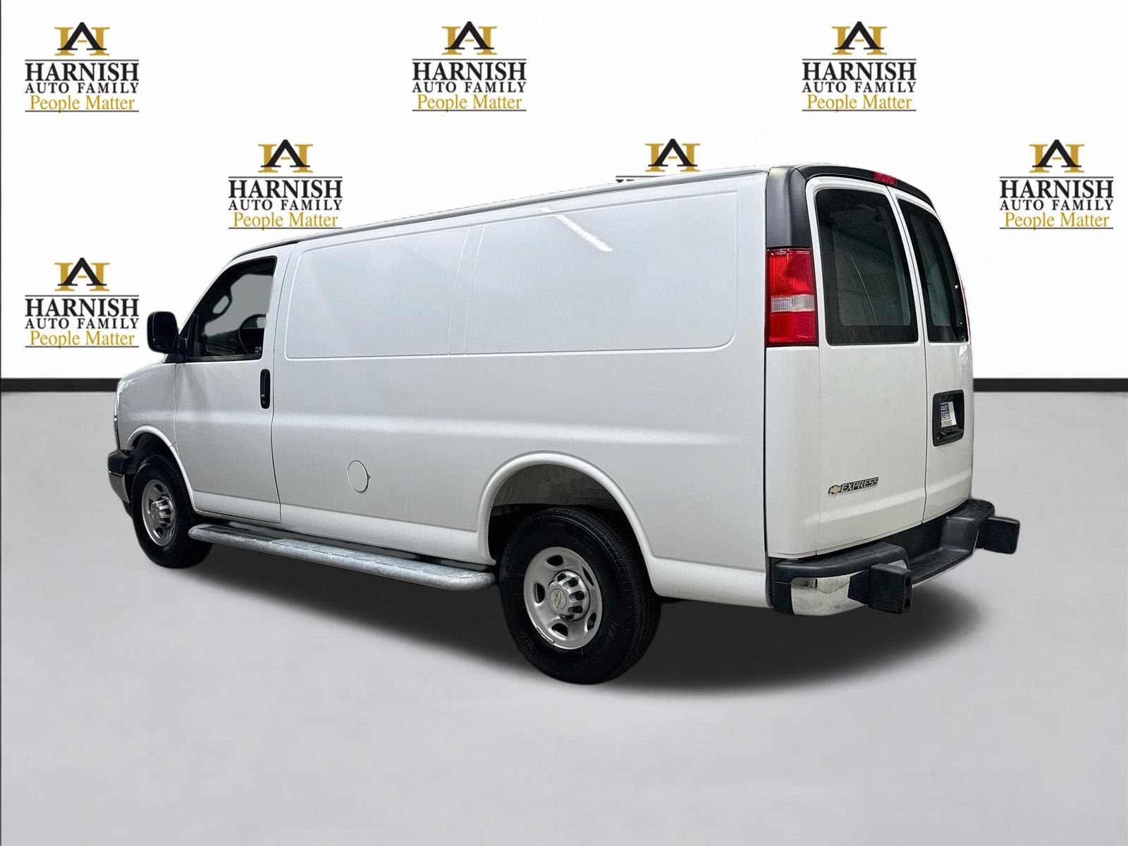 2025 Chevrolet Express Cargo WT