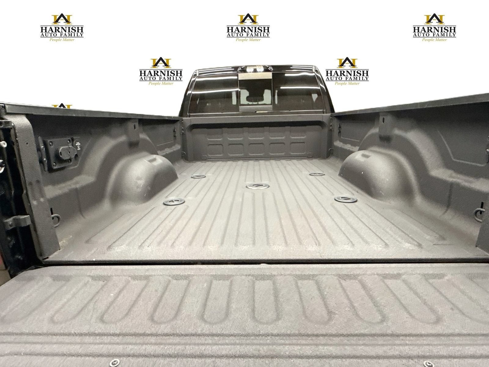 2024 RAM 3500 Laramie Crew Cab 4x4 8' Box