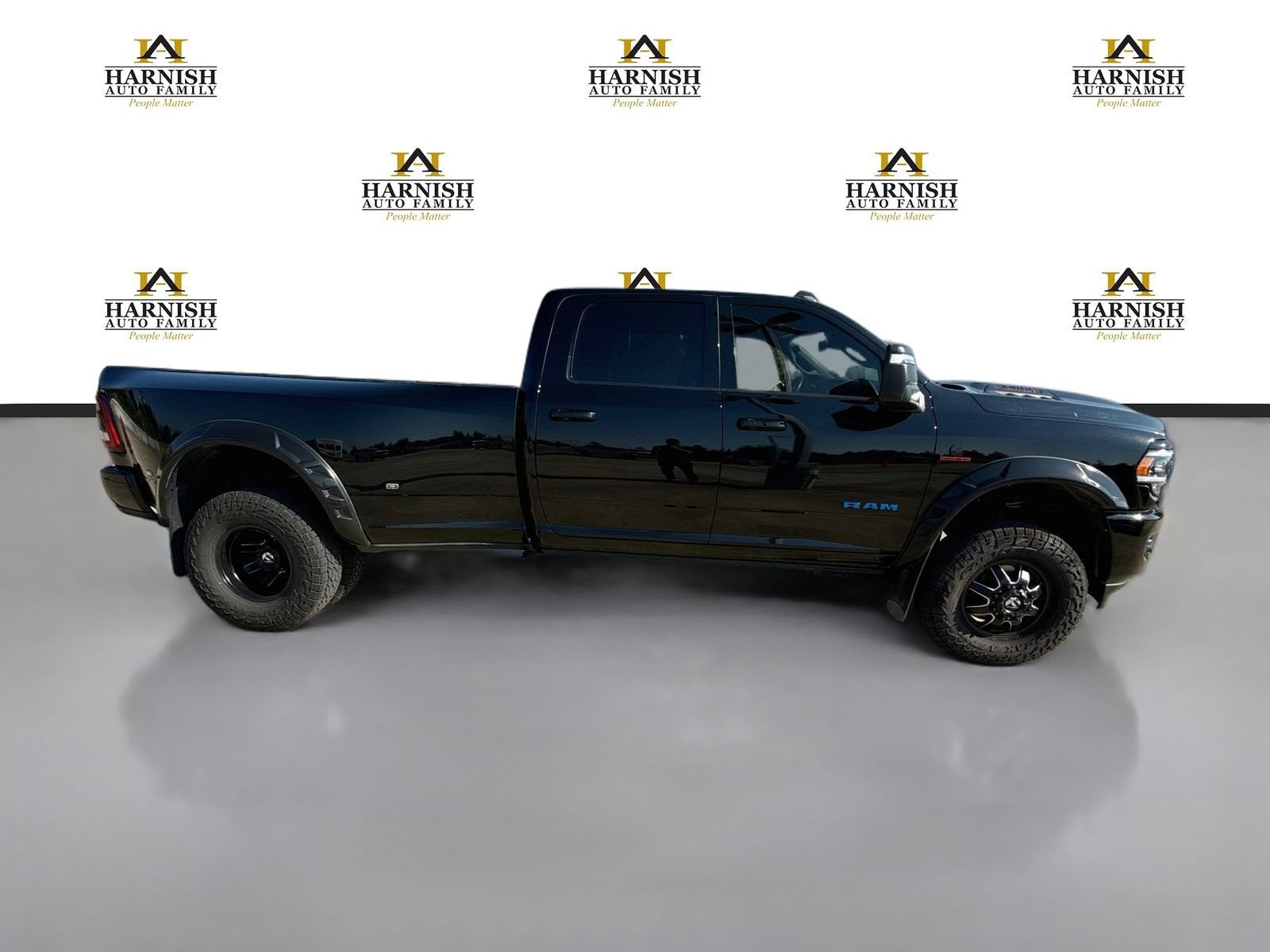 2024 RAM 3500 Laramie Crew Cab 4x4 8' Box