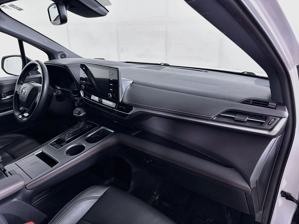 2021 Toyota Sienna XSE 7 Passenger