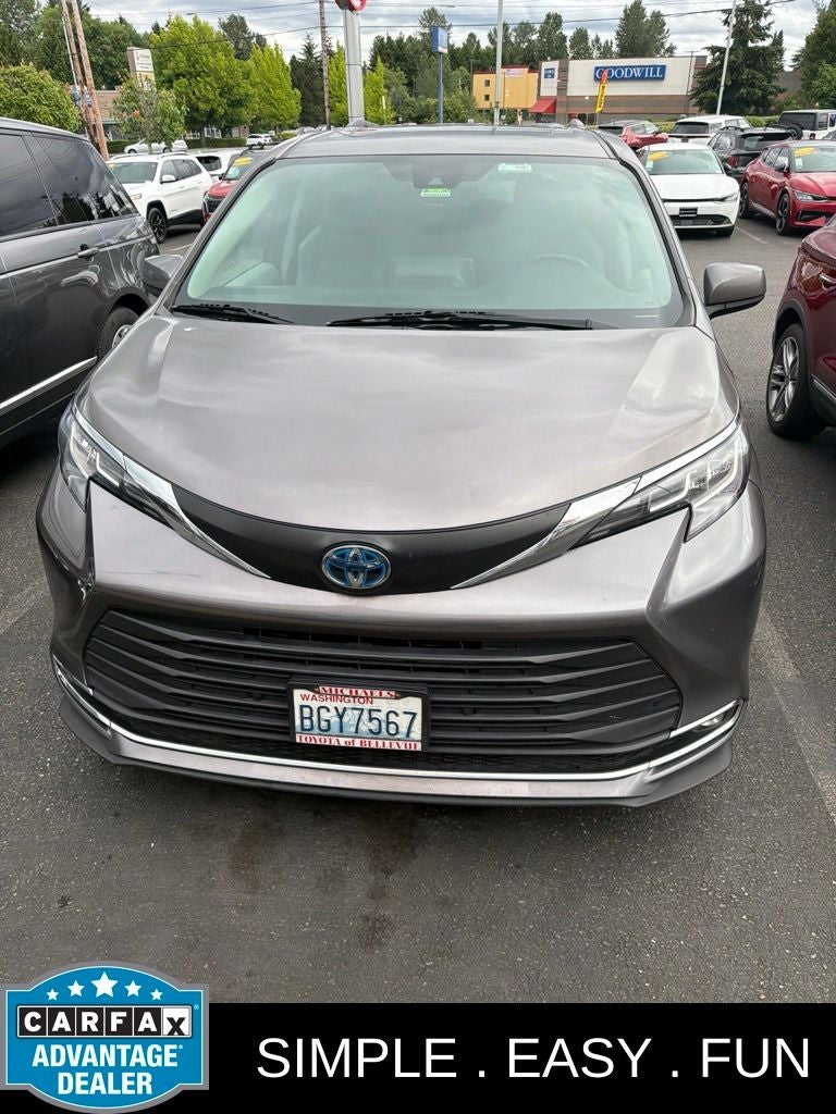 2022 Toyota Sienna XLE 7 Passenger