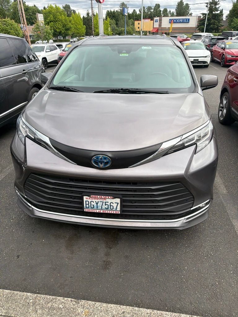 2022 Toyota Sienna XLE 7 Passenger