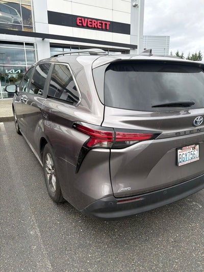 2022 Toyota Sienna XLE 7 Passenger