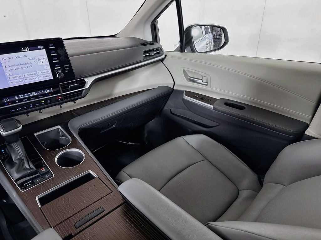 2023 Toyota Sienna XLE 7 Passenger