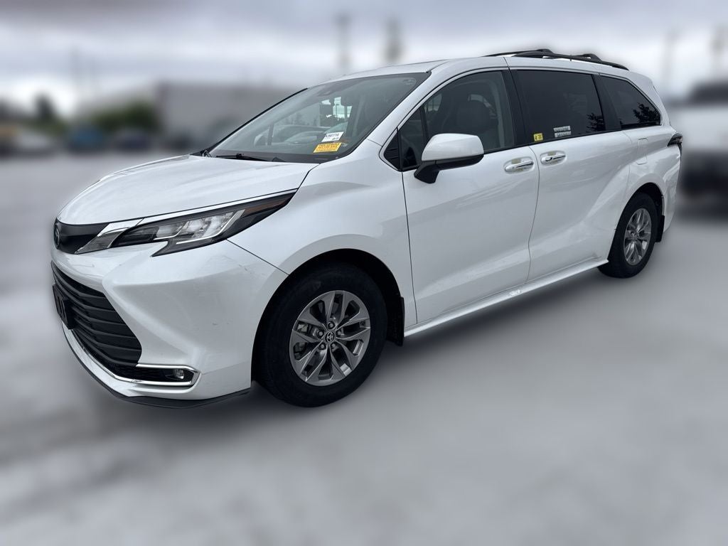 2023 Toyota Sienna XLE 7 Passenger