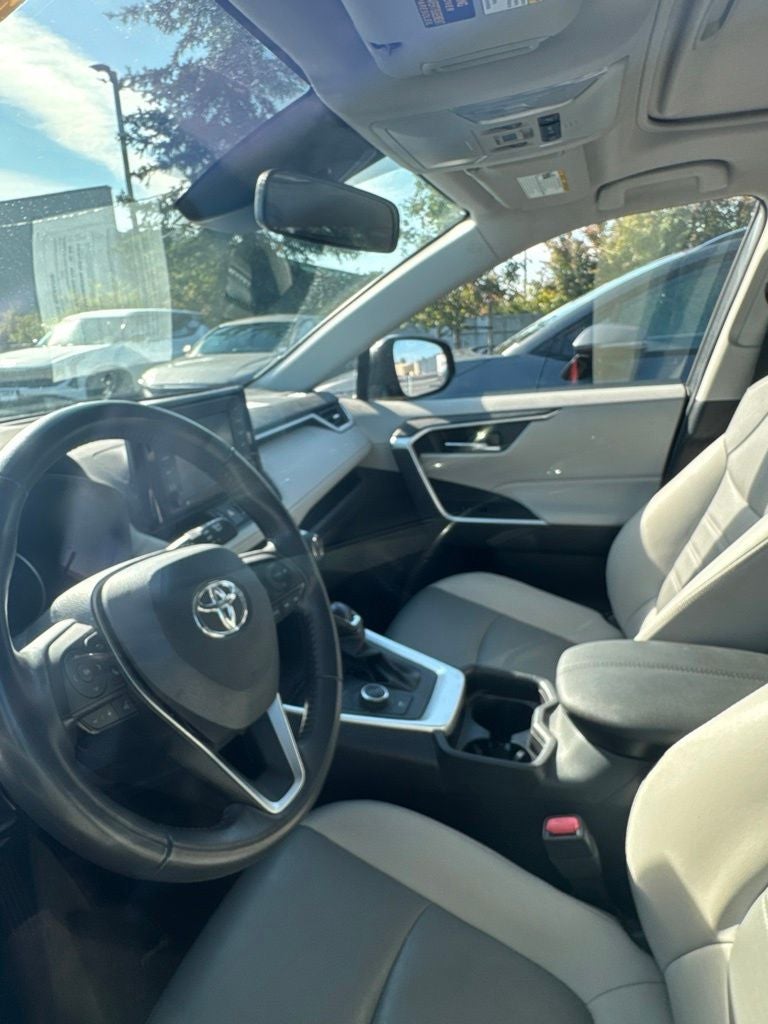 2021 Toyota RAV4 Hybrid XLE Premium