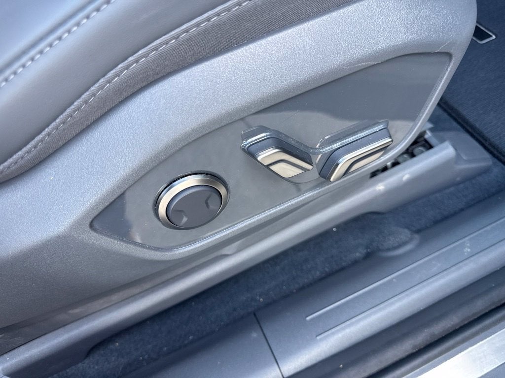 2024 Kia EV9 Land