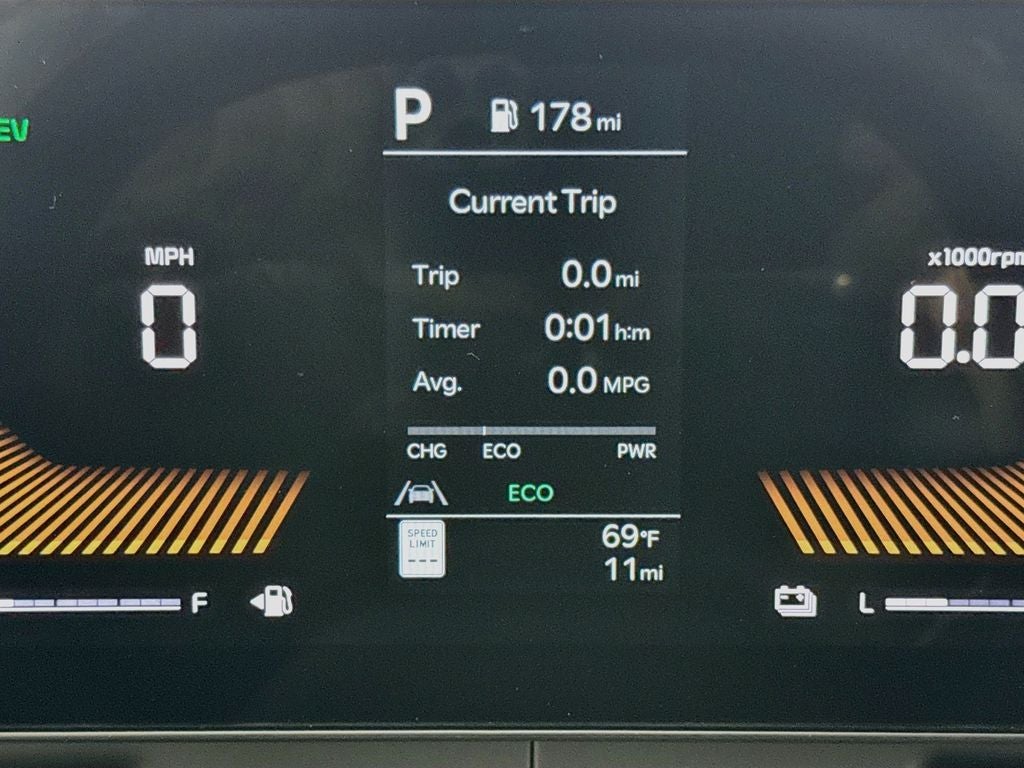 2027 Kia Carnival Hybrid EX