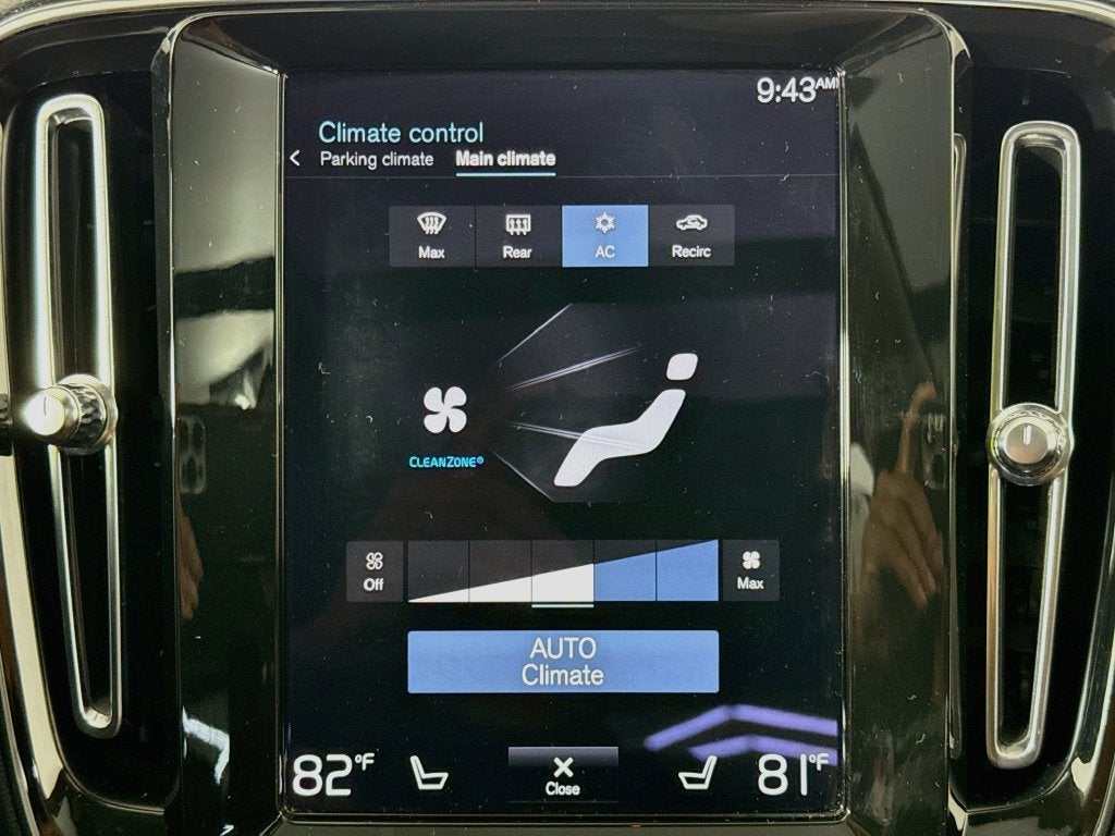 2021 Volvo XC40 Momentum