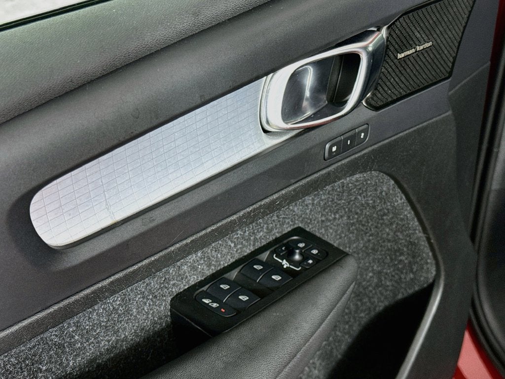 2021 Volvo XC40 Momentum