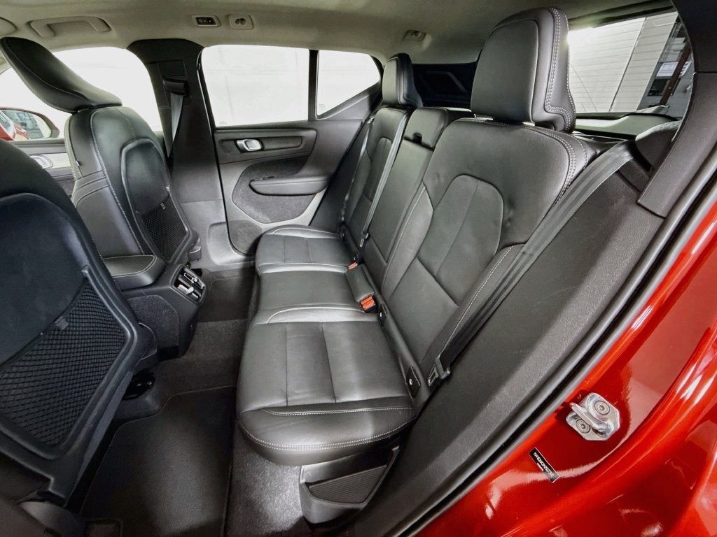 2021 Volvo XC40 Momentum