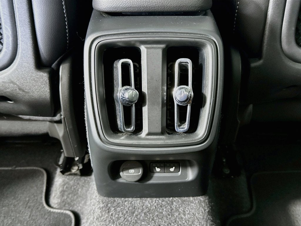 2021 Volvo XC40 Momentum