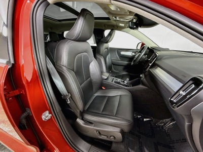 2021 Volvo XC40 Momentum