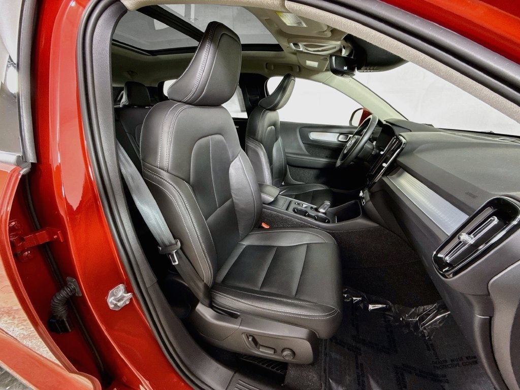 2021 Volvo XC40 Momentum