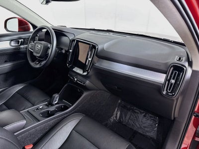 2021 Volvo XC40 Momentum
