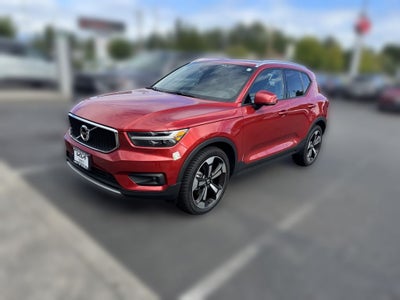 2021 Volvo XC40 Momentum