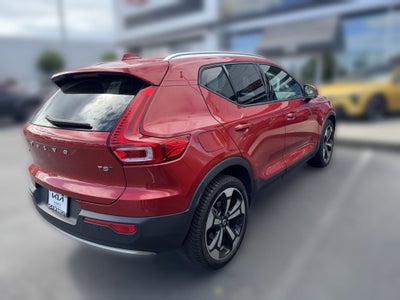 2021 Volvo XC40 Momentum