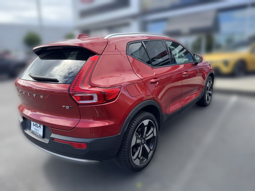 2021 Volvo XC40 Momentum