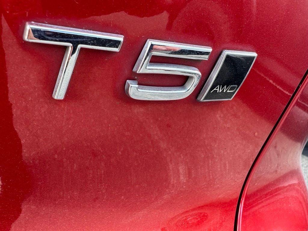 2021 Volvo XC40 Momentum