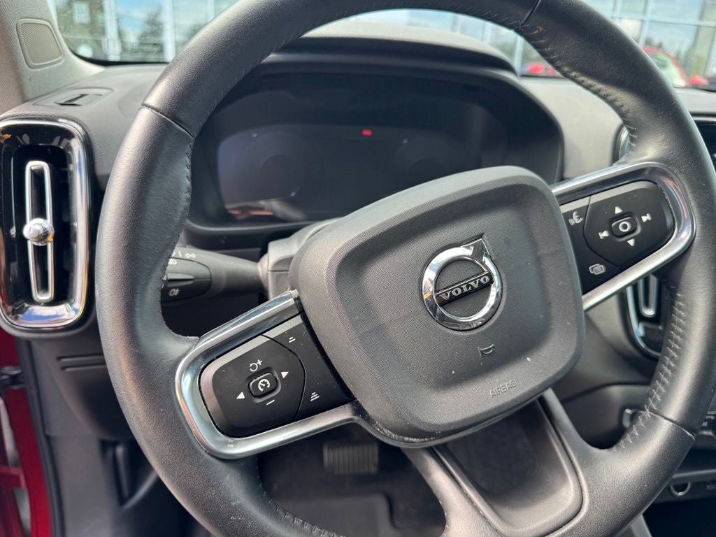 2021 Volvo XC40 Momentum