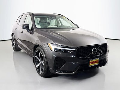 2023 Volvo XC60 B6 Ultimate Dark Theme