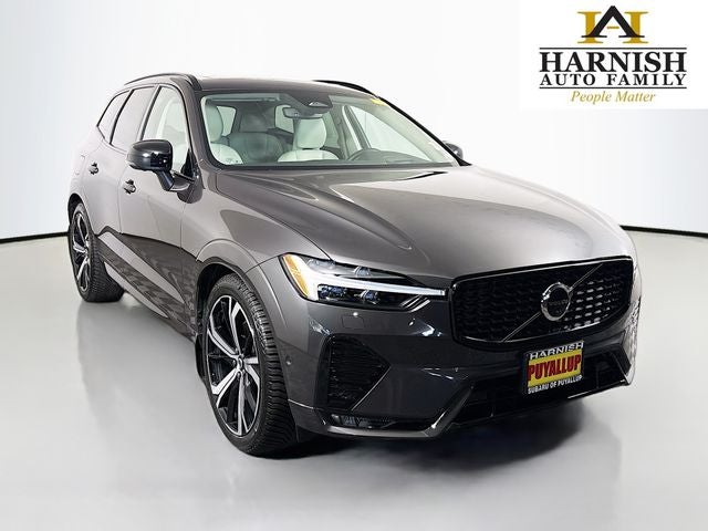 2023 Volvo XC60 B6 Ultimate Dark Theme