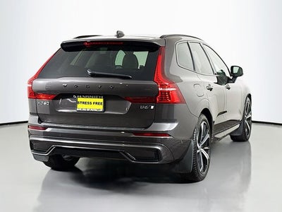 2023 Volvo XC60 B6 Ultimate Dark Theme