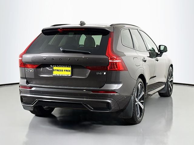 2023 Volvo XC60 B6 Ultimate Dark Theme