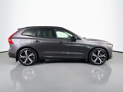 2023 Volvo XC60 B6 Ultimate Dark Theme
