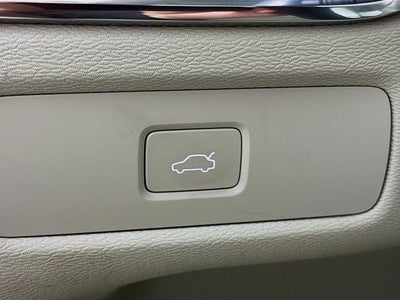 2023 Volvo XC60 B6 Ultimate Dark Theme