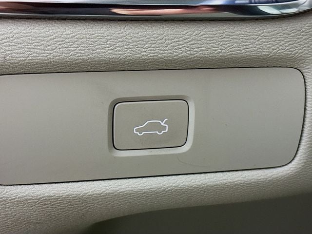 2023 Volvo XC60 B6 Ultimate Dark Theme