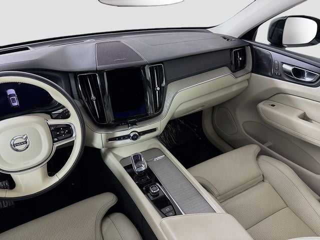 2023 Volvo XC60 B6 Ultimate Dark Theme