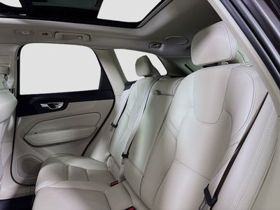 2023 Volvo XC60 B6 Ultimate Dark Theme