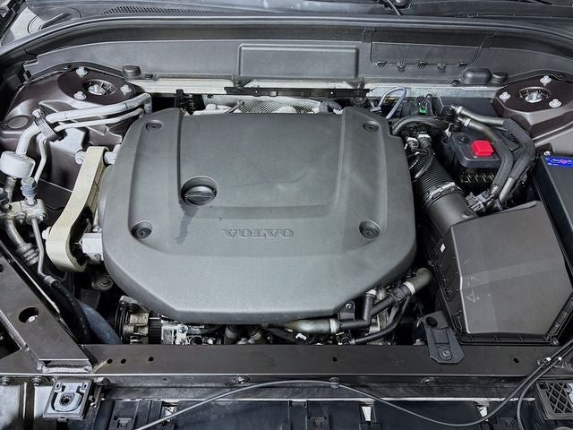 2023 Volvo XC60 B6 Ultimate Dark Theme