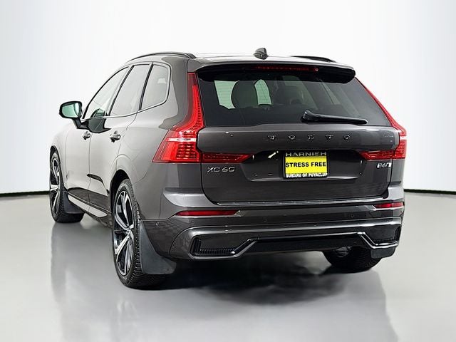 2023 Volvo XC60 B6 Ultimate Dark Theme