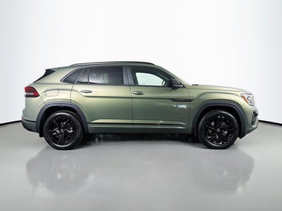 2026 Volkswagen Atlas Cross Sport 2.0T SEL R-Line Black