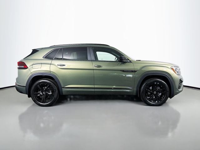 2026 Volkswagen Atlas Cross Sport 2.0T SEL R-Line Black