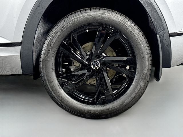 2026 Volkswagen Atlas Cross Sport 2.0T SEL R-Line Black