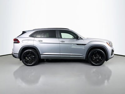 2026 Volkswagen Atlas Cross Sport 2.0T SEL R-Line Black