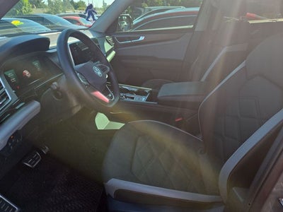 2024 Volkswagen Atlas 2.0T Peak Edition SE w/Technology