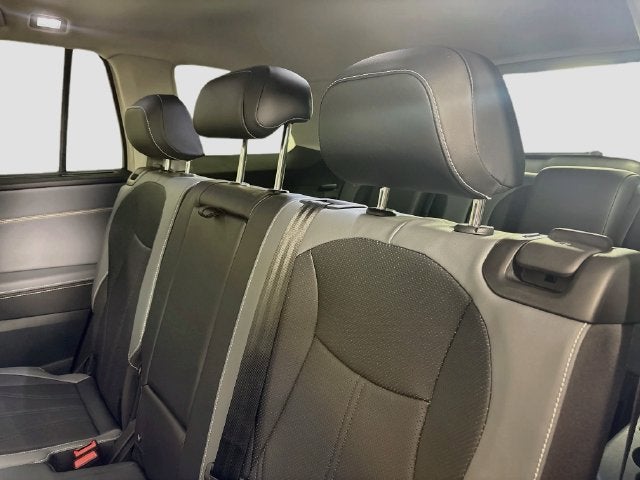 2027 Volkswagen Atlas SE w/Technology