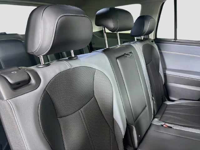 2027 Volkswagen Atlas SE w/Technology