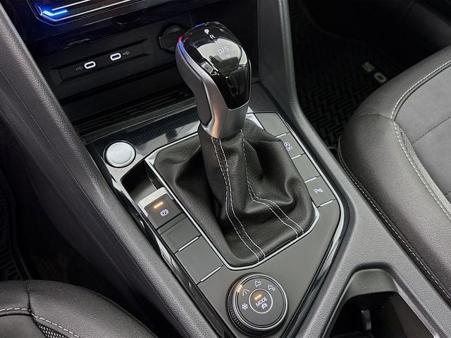 2026 Volkswagen Taos 1.5T SE Black