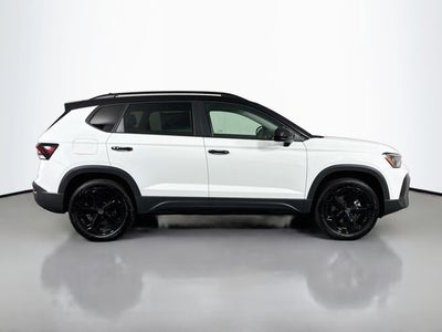 2026 Volkswagen Taos 1.5T SE Black