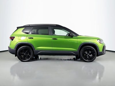 2026 Volkswagen Taos 1.5T SE Black