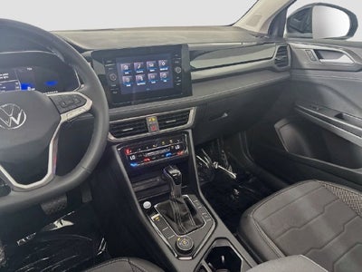 2025 Volkswagen Taos 1.5T SE Black